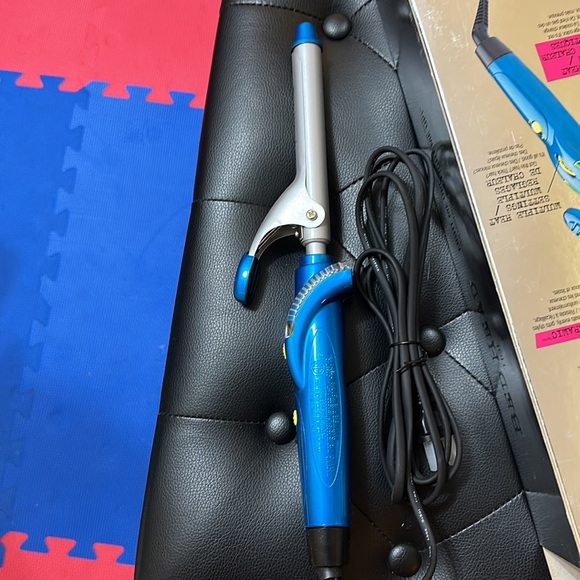 NWT Bed Head Tigi stying iron - Picture 6 of 8